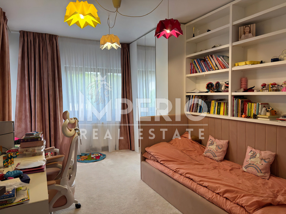 Casa cu 5 camere si garaj in Gheorgheni!