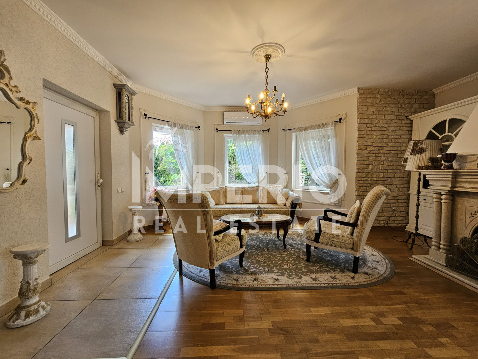 Casa individuala la cheie + garaj si curte spectaculoasa!