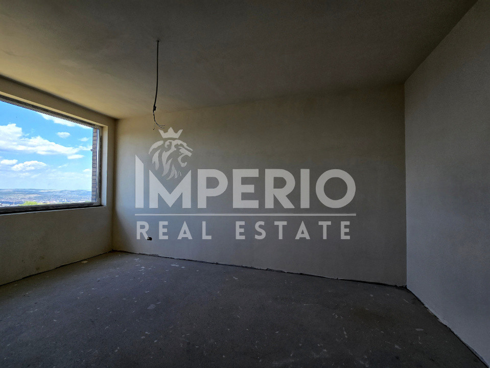 Casa individuala cu panorama spectaculoasa asupra orasului!