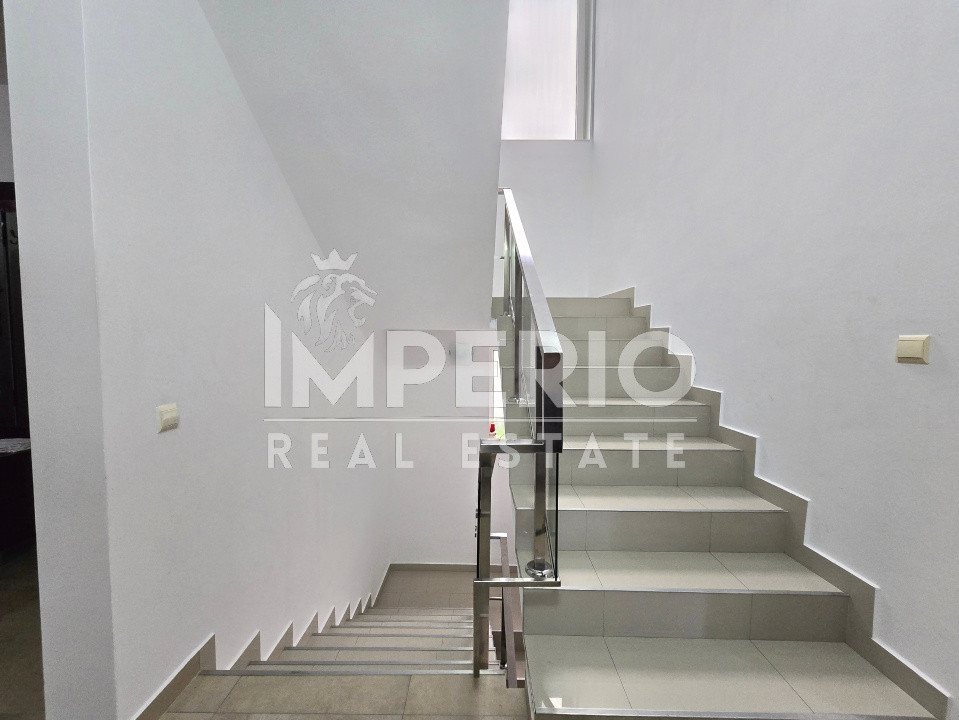 Casa individuala la cheie + garaj, curte spectaculoasa!
