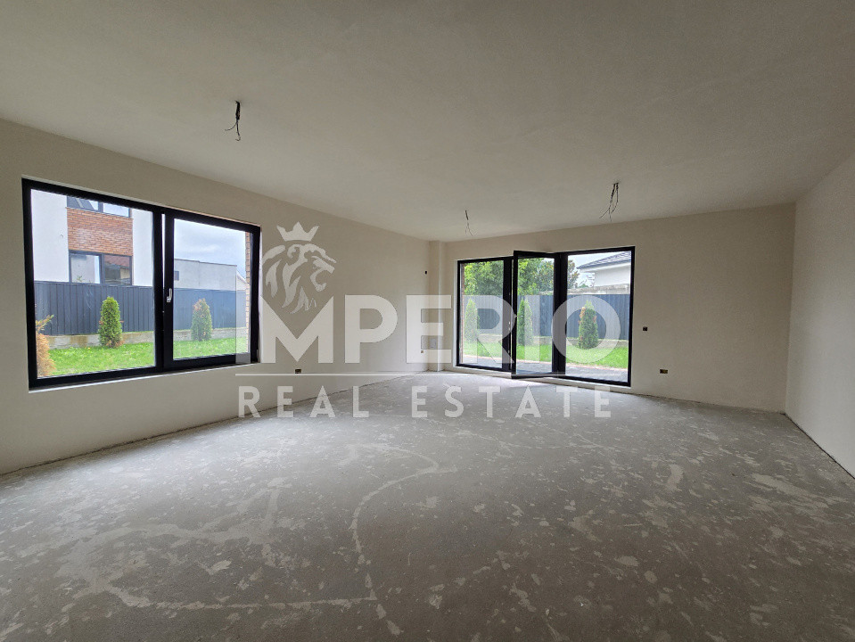 Duplex elegant cu 5 camere si 3 parcari!