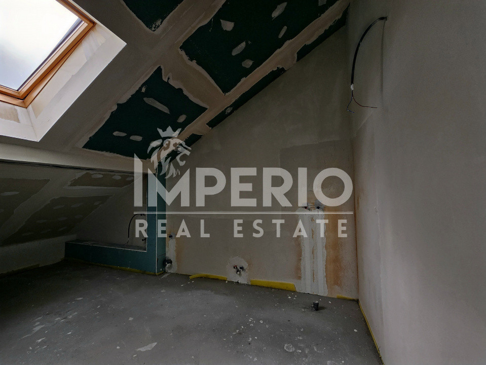 Duplex elegant cu 5 camere si 3 parcari!