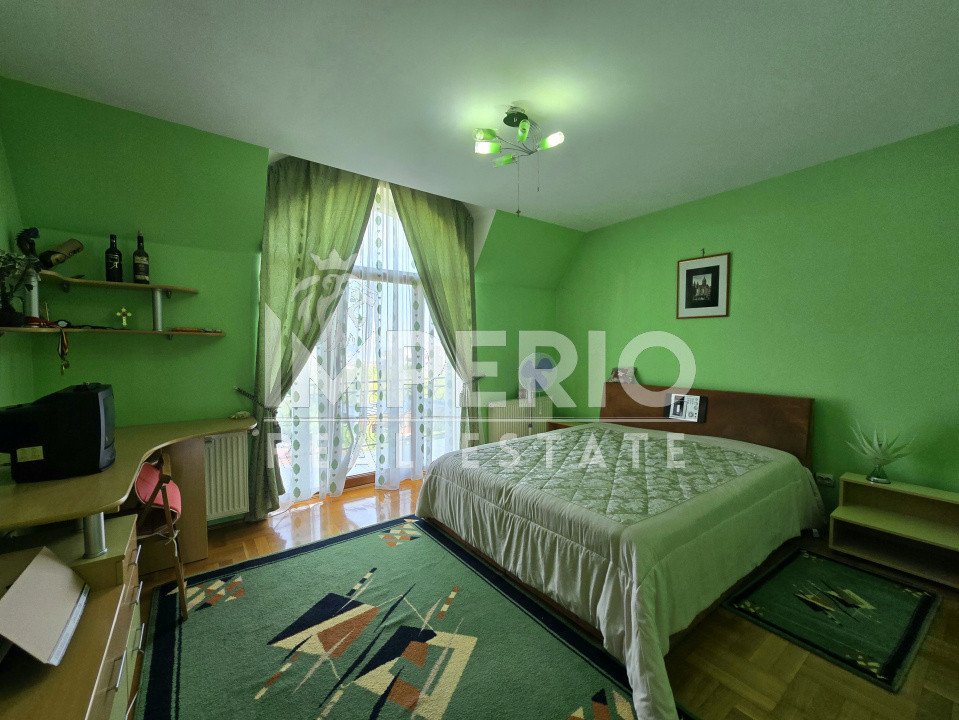 Casa individuala cu 6 camere si 900mp teren!