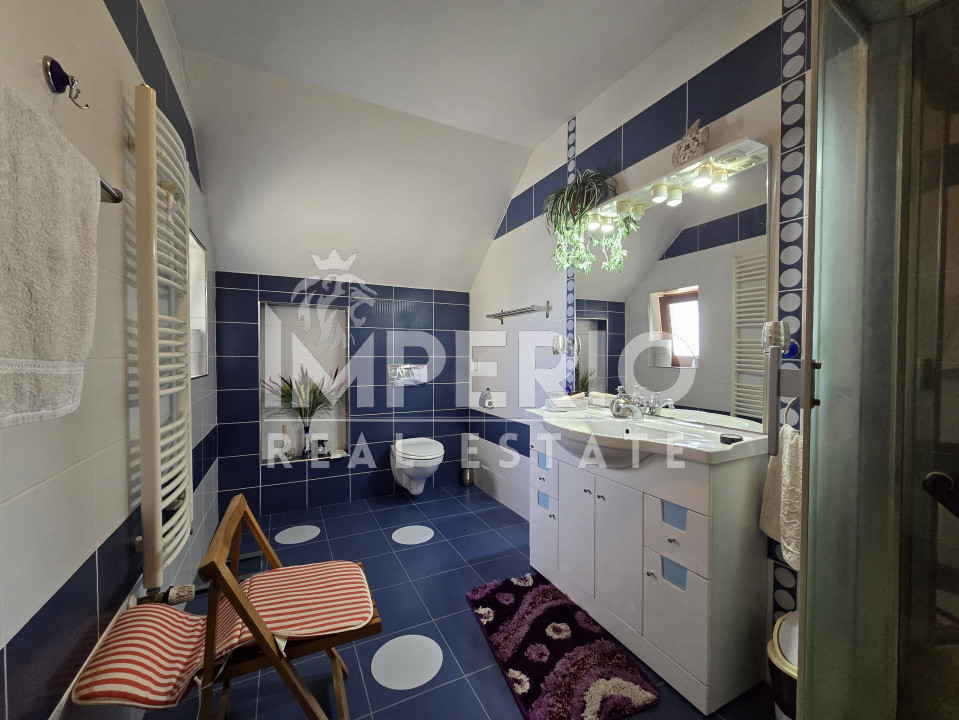 Casa individuala cu 6 camere si 900mp teren!