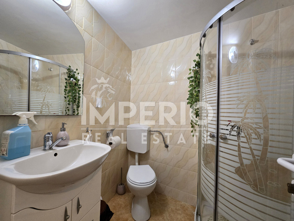 Casa individuala cu 6 camere si 900mp teren!