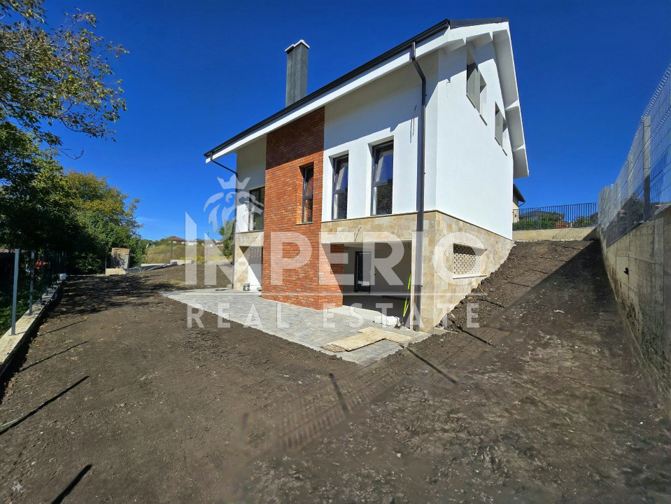 Casa individuala cu 5 camere si teren generos de 700m!