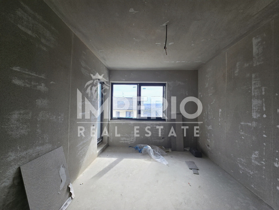 Duplex cu 5 camere, un garaj pentru doua masini!