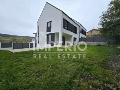 Duplex modern intr-o oaza de liniste pentru familia ta!