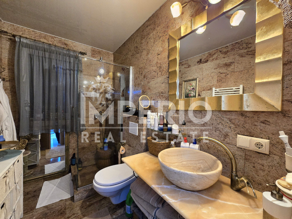 Apartament de lux cu 4 camere + birou, terasa si parcare subterana!