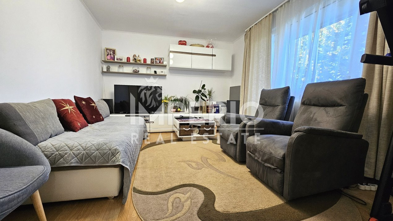Apartament cu 3 camere decomandate in Gherorgheni!