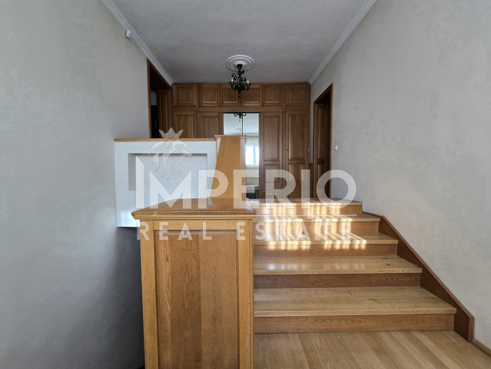 Casa individuala in Piata 14 Iulie cu 5 dormitoare, garaj dublu si piscina!