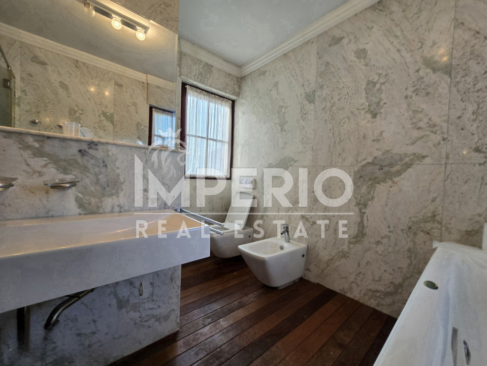 Casa individuala in Piata 14 Iulie cu 5 dormitoare, garaj dublu si piscina!