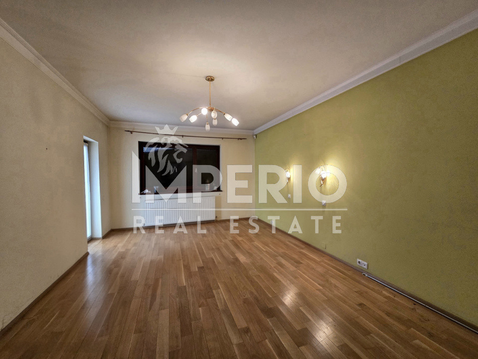 Casa individuala in Piata 14 Iulie cu 5 dormitoare, garaj dublu si piscina!