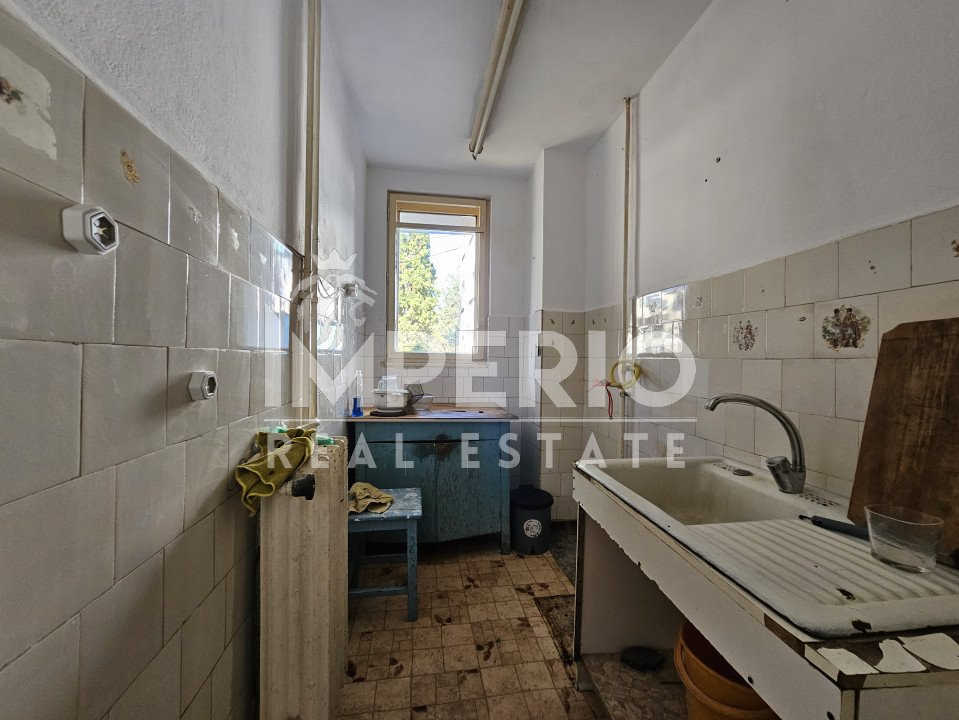 Apartament în Plopilor cu 3 camere la etajul 2/4!
