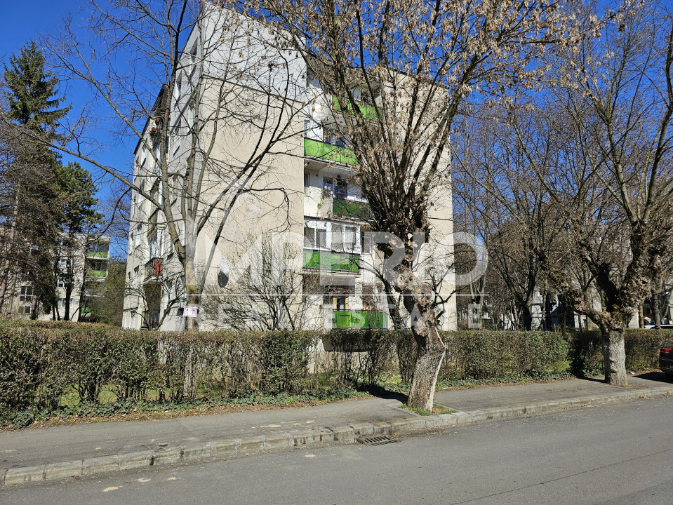 Apartament în Plopilor cu 3 camere la etajul 2/4!