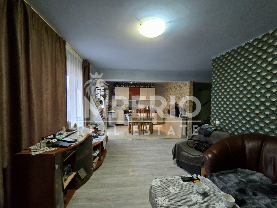Apartament de vânzare cu 5 camere si garaj subteran!