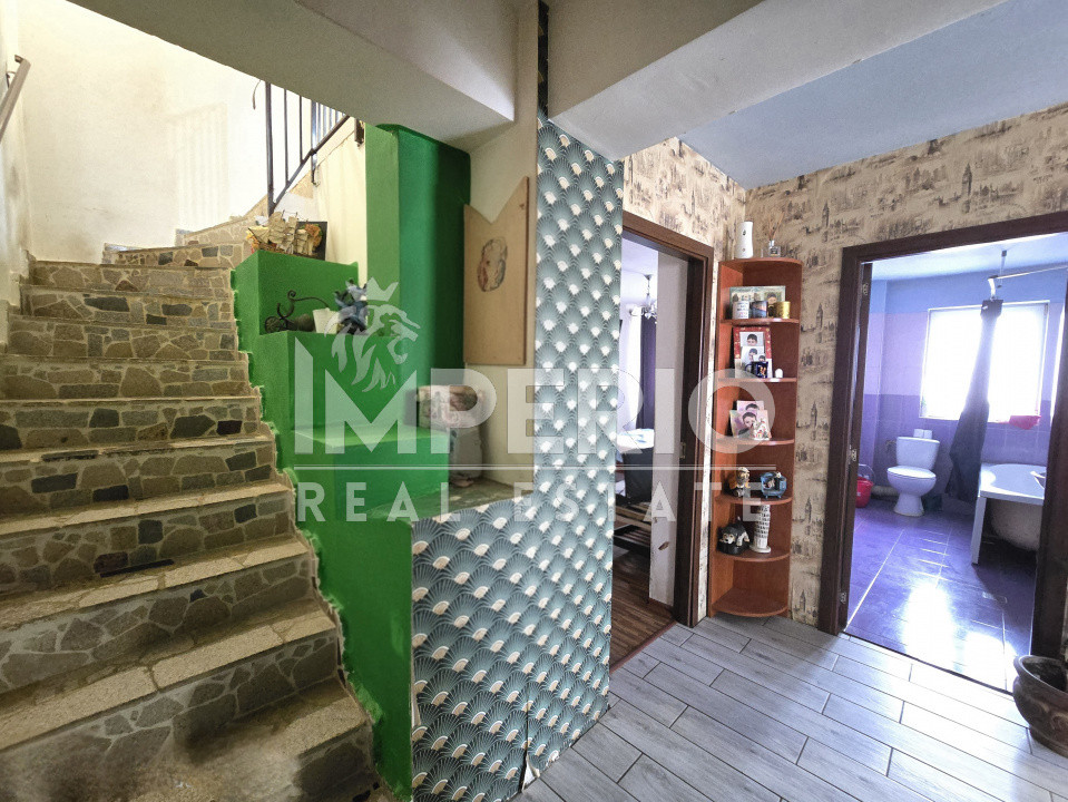 Apartament de vânzare cu 5 camere si garaj subteran!