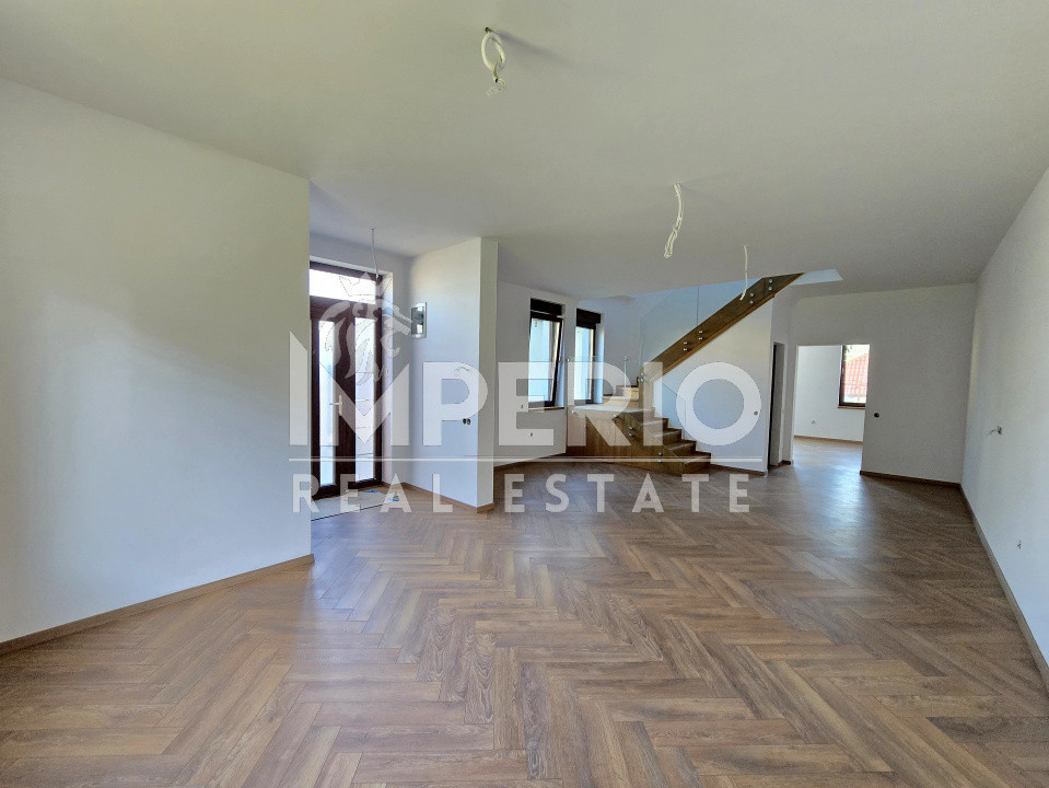Duplex finisat cu 5 camere in Gruia!