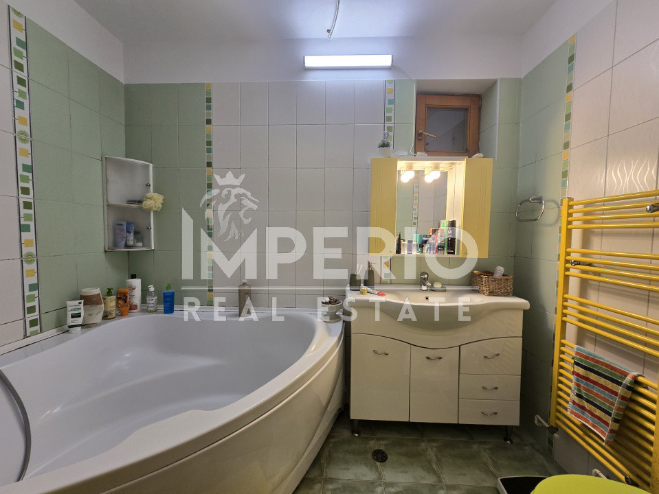 Vand casa individuala in cartierul Andrei Muresanu – ideala pentru doua familii!