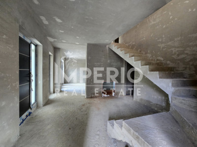 Duplex modern cu garaj!