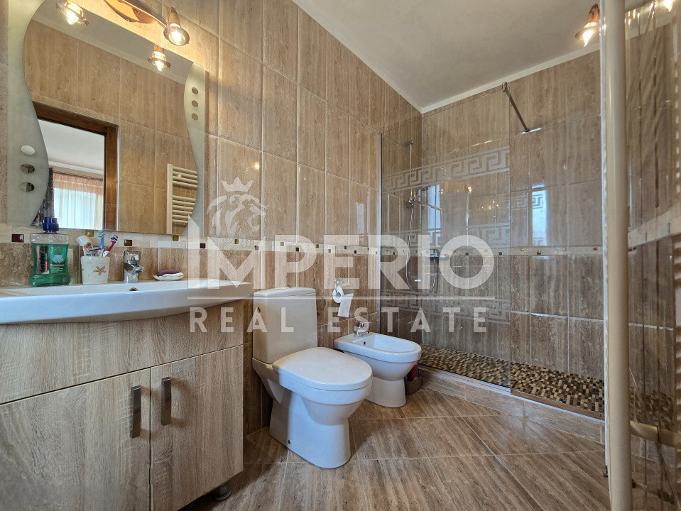 Casa individuala 310 mp | 909 mp teren | 2 garaje | Zona Campului!