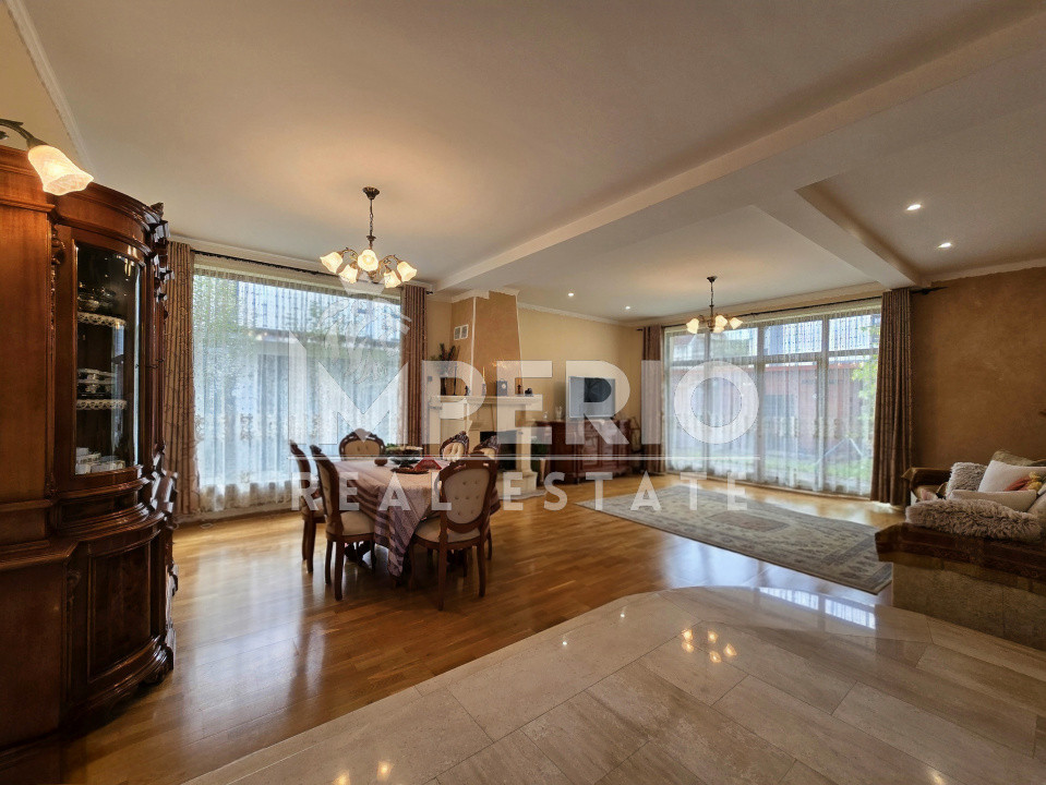 Casa individuala 310 mp | 909 mp teren | 2 garaje | Zona Campului!