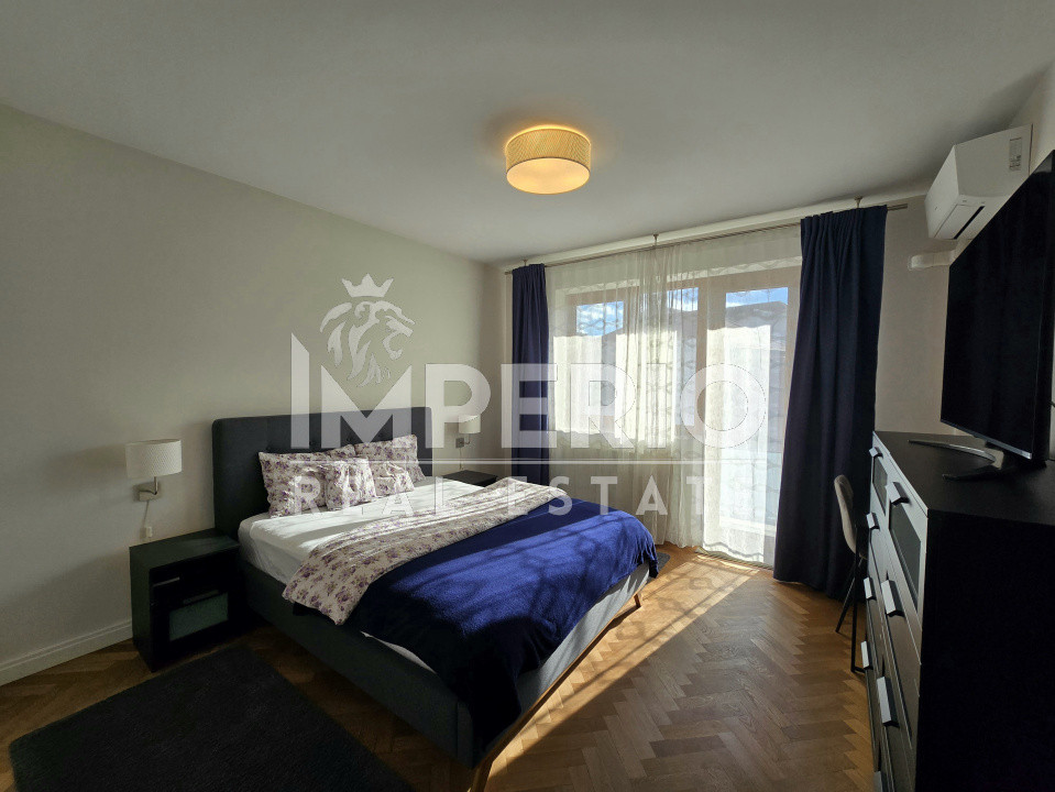 Apartament cu 4 camere in vila , garaj si boxa la subsol