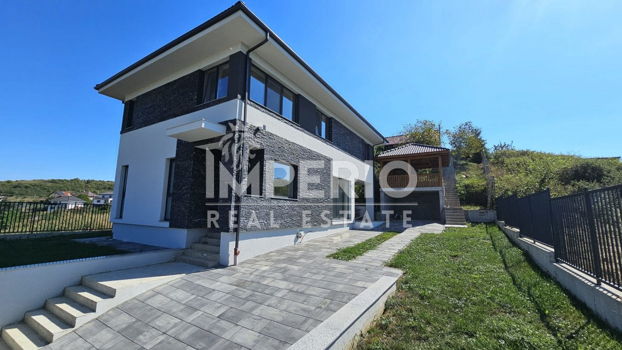 Casa individuala cu 5 camere in Chinteni!
