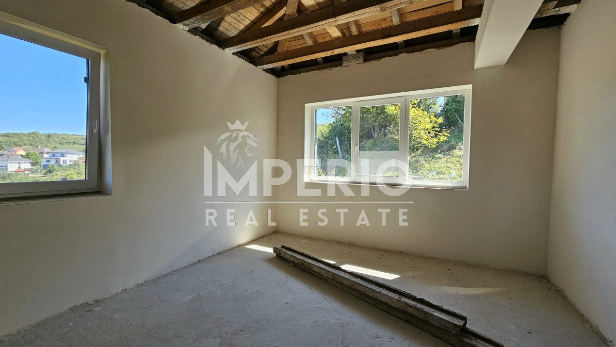 Casa individuala cu 5 camere in Chinteni!