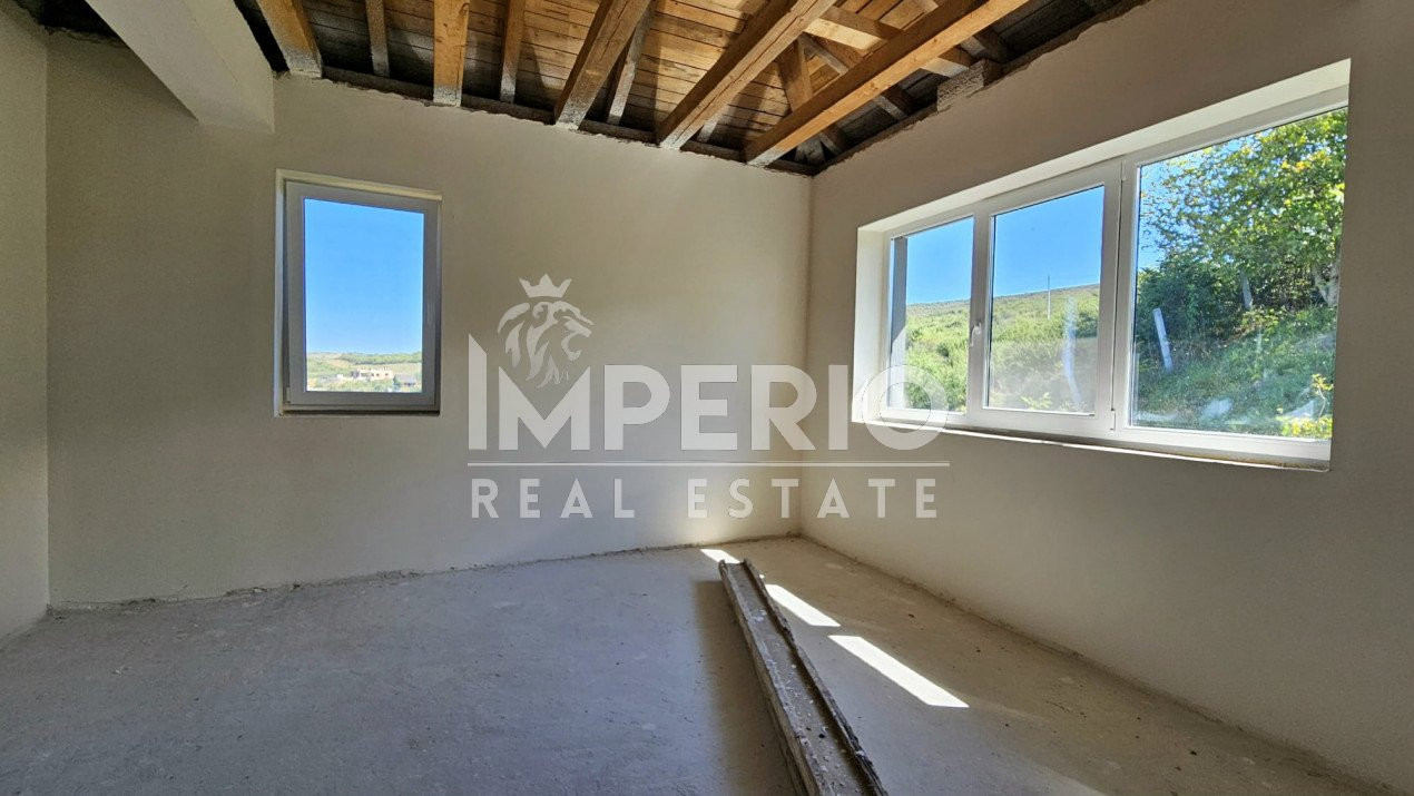 Casa individuala cu 5 camere in Chinteni!