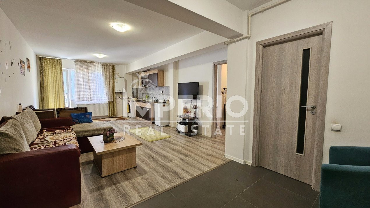 Apartament cu 2 camere la etajul întâi!