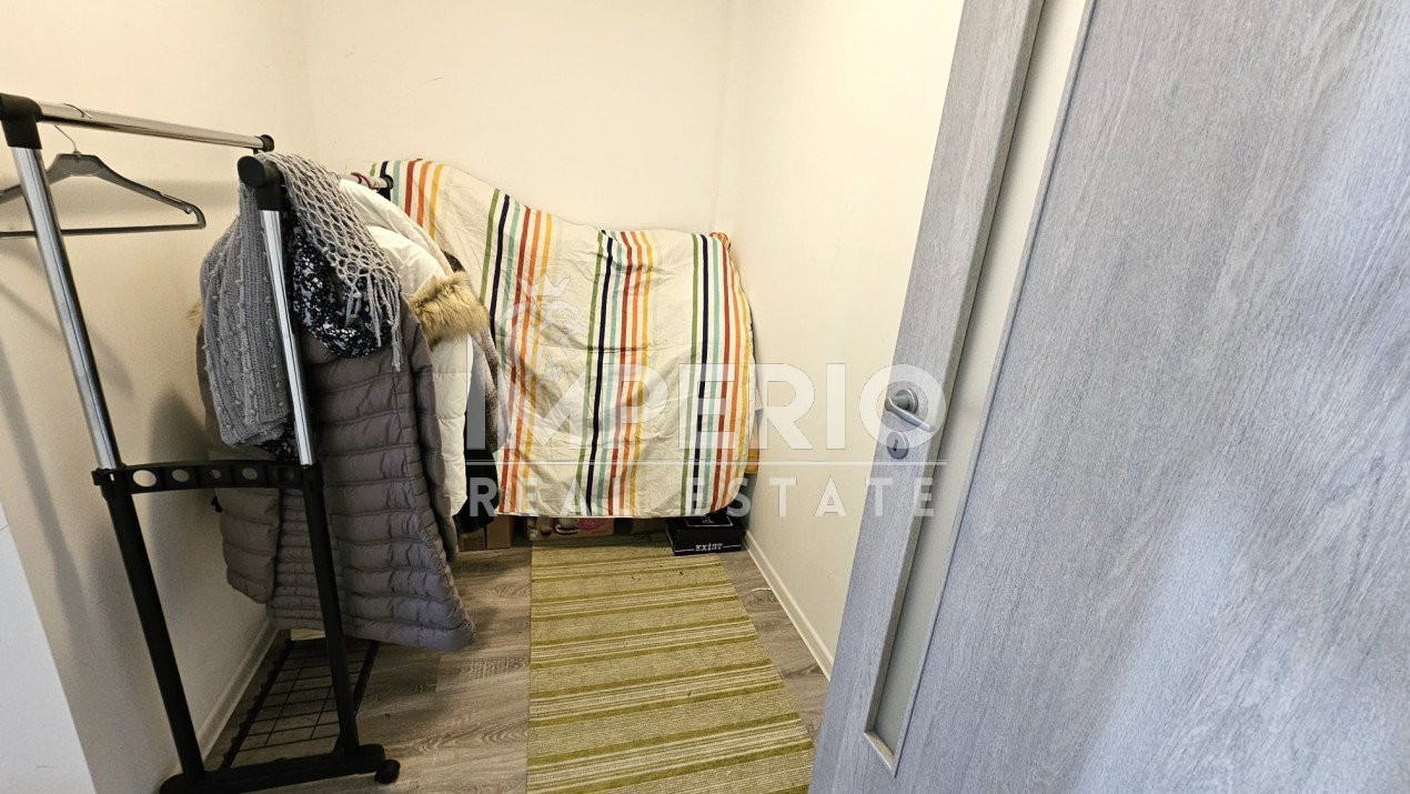 Apartament cu 2 camere la etajul întâi!