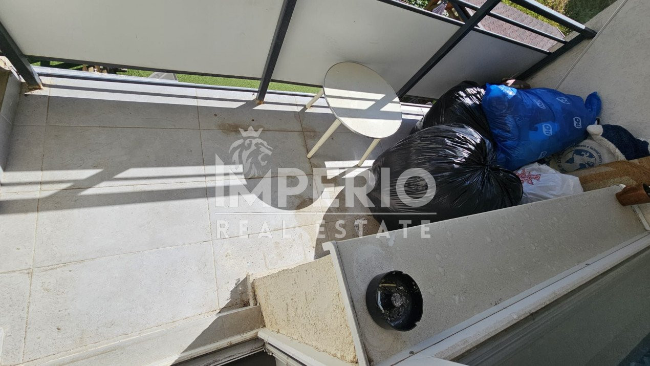 Apartament cu 2 camere la etajul întâi!