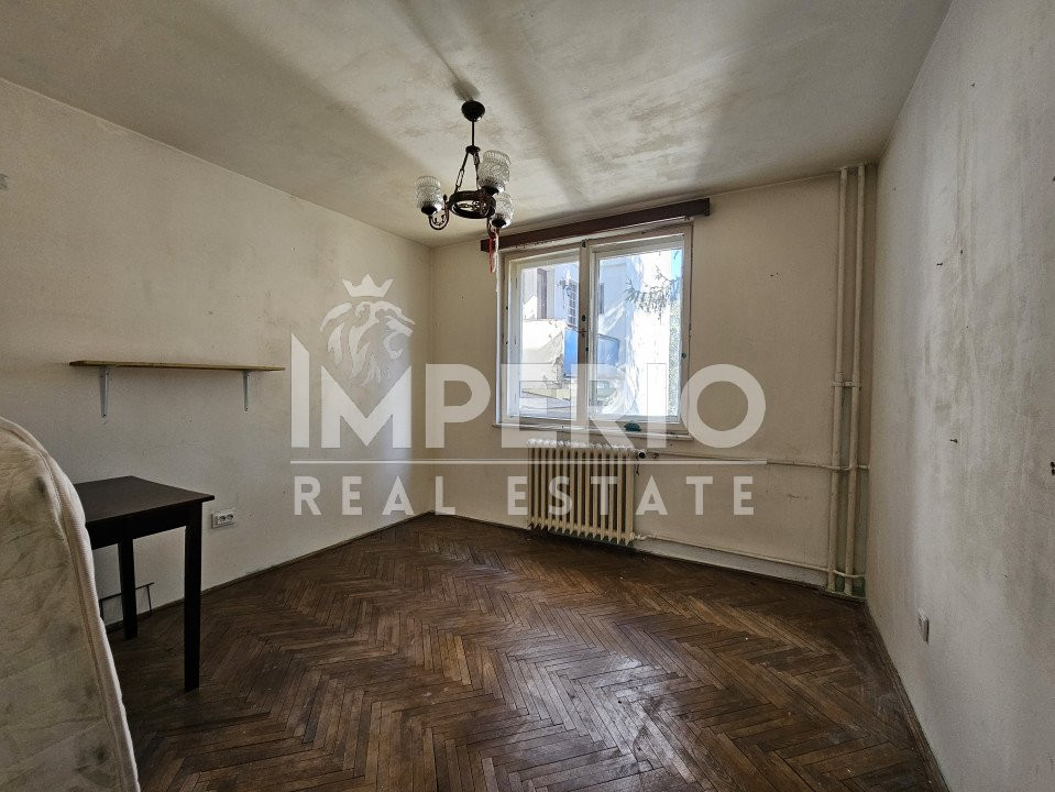 Apartament în Plopilor cu 3 camere la etajul 2/4!