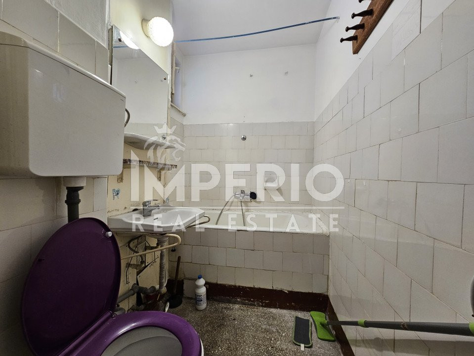 Apartament în Plopilor cu 3 camere la etajul 2/4!