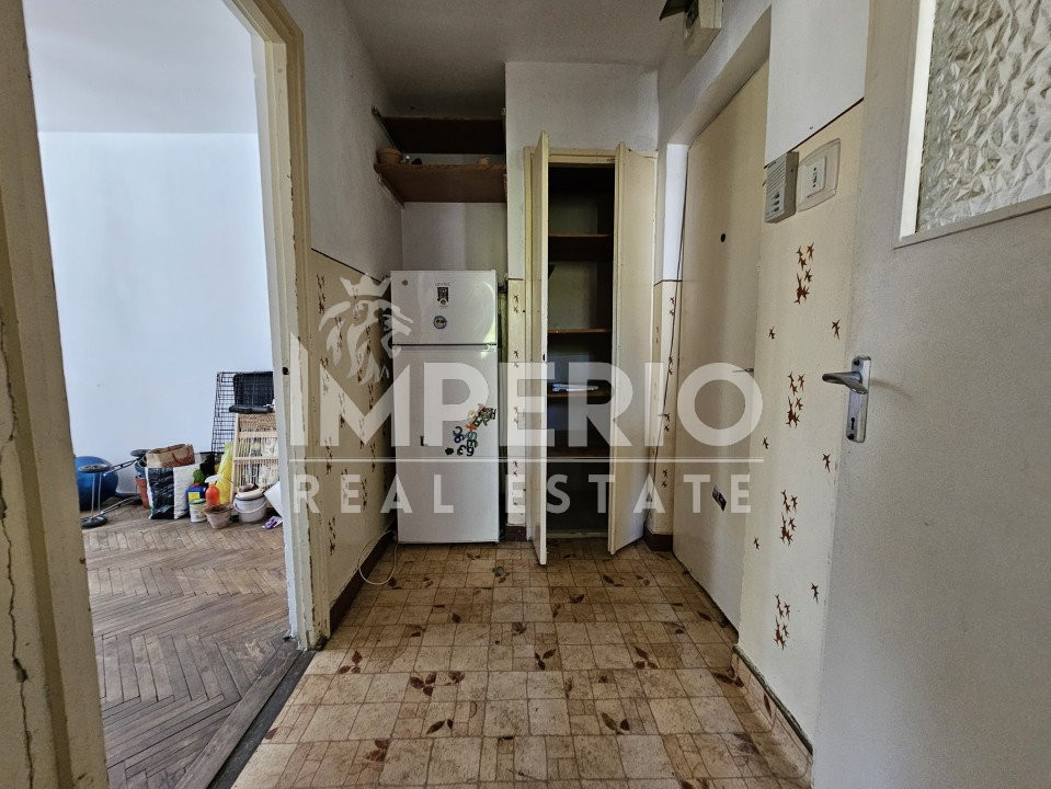 Apartament în Plopilor cu 3 camere la etajul 2/4!