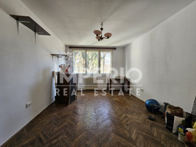 Apartament în Plopilor cu 3 camere la etajul 2/4!