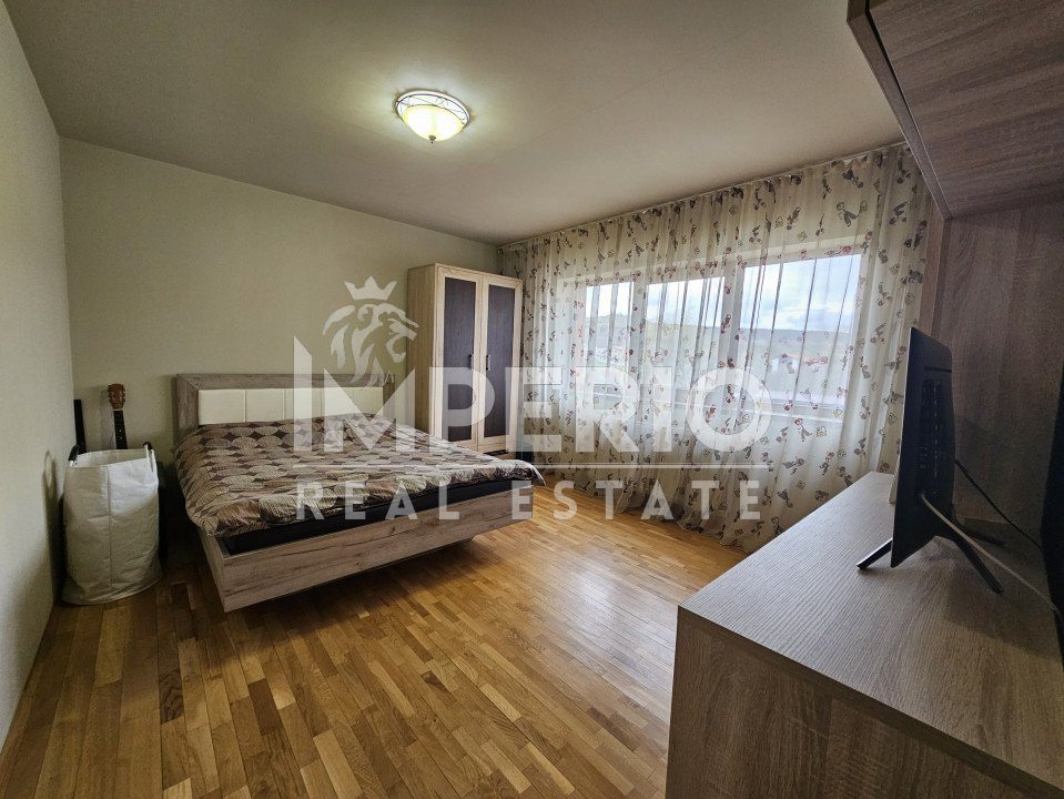 Casa cu 5 camere, garaj, piscina în Chinteni!