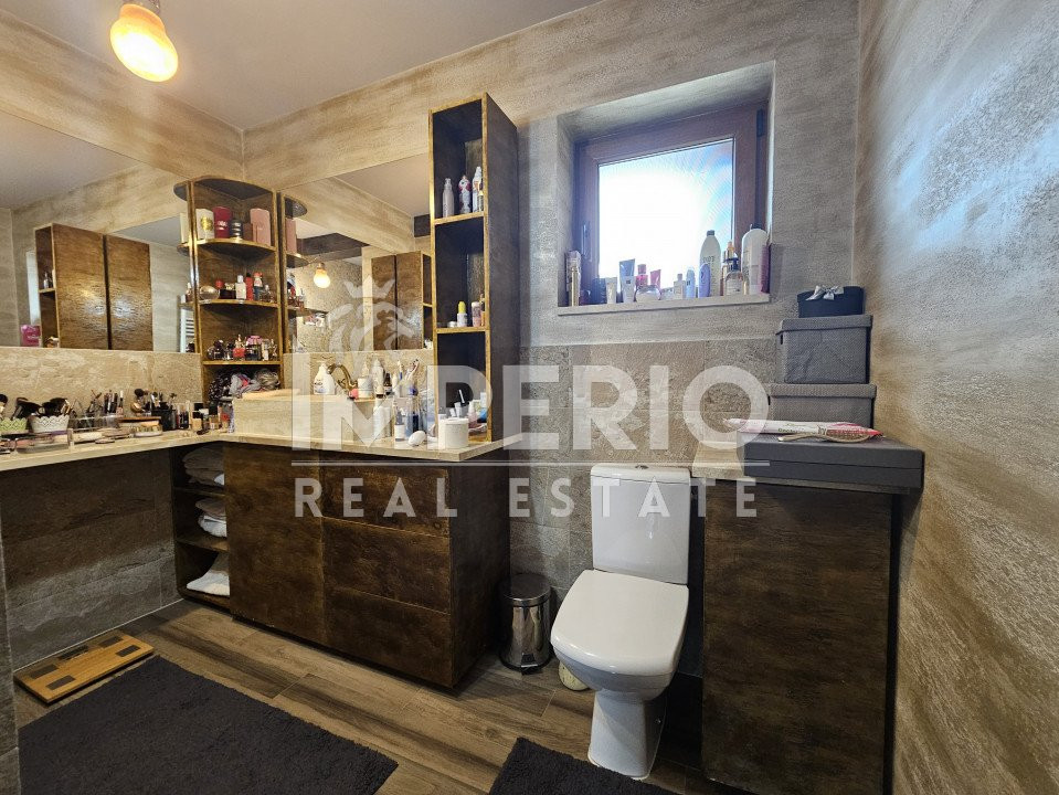 Casa cu 5 camere, garaj, piscina în Chinteni!