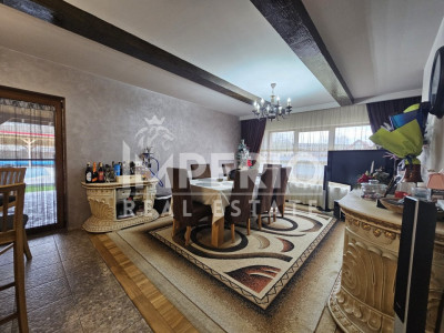 Casa cu 5 camere, garaj, piscina în Chinteni!